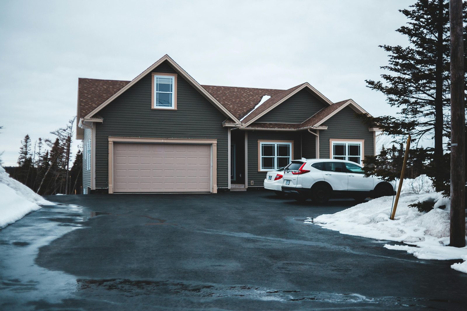Teardown or Remodel? How to Know What Your Older Home Is Really Worth