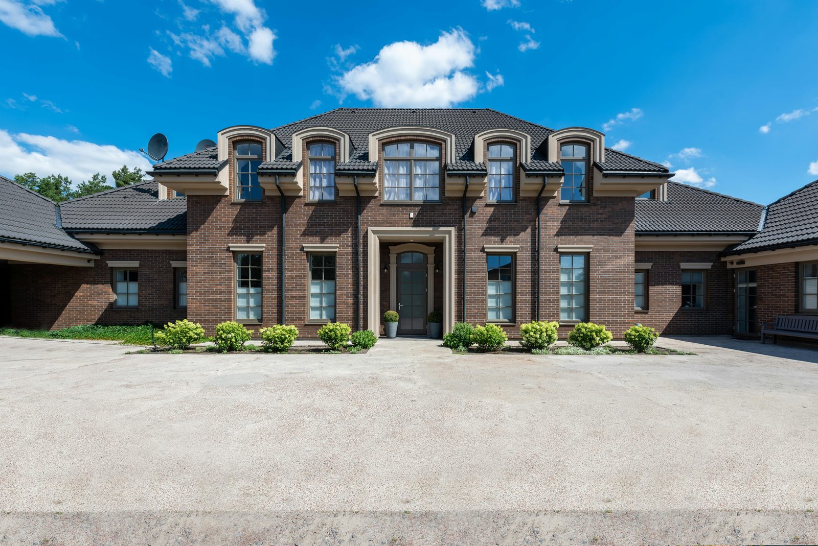 What Is an Off-Market Home Sale? (And Why More Homeowners Are Choosing One)